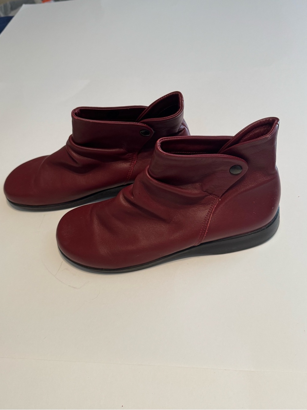 Arcopedico Wine Red Leather Gathered Slouch Ankle Booties. Water-resistant - Picture 12 of 12